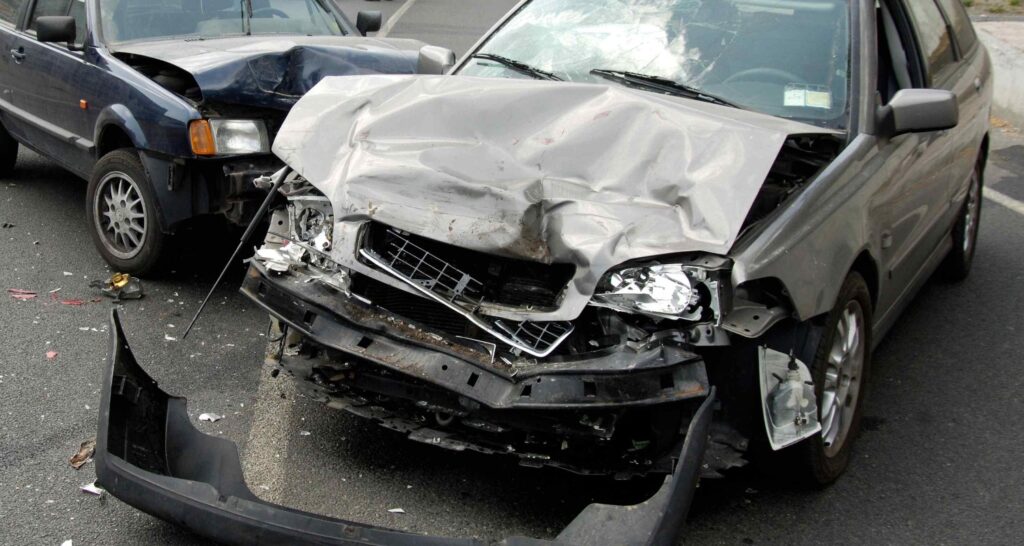 When to Hire Personal Injury Lawyer for Car Accidents | Call (561) 684-6330
